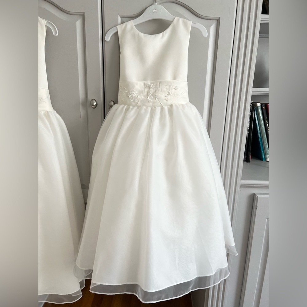 Elegant cream girls Dress - size 7